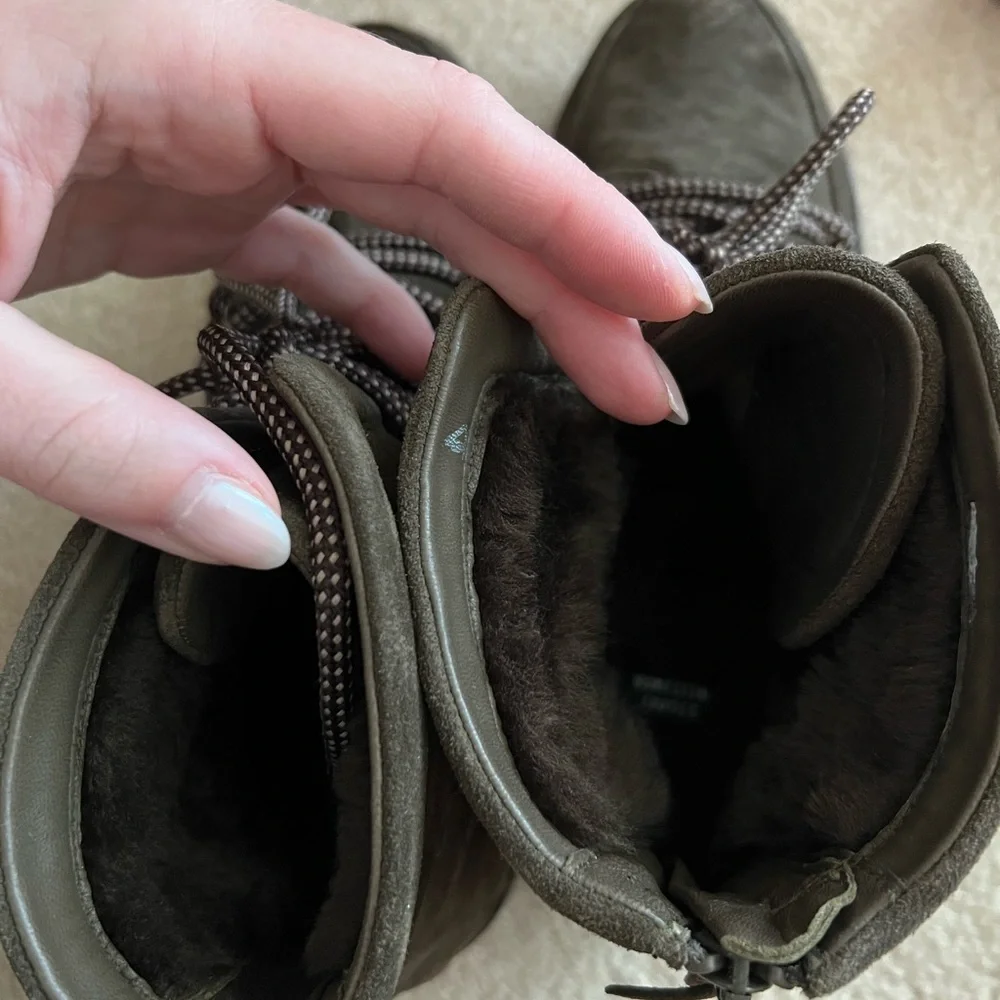 Stuart Weitzman Below Deck Ankle Chunky Lace Up Platform Hiking Boots Size 9 - Picture 6 of 7